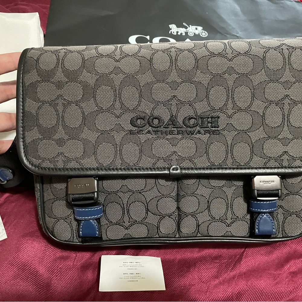 COACH Crossbody Unisex. In absolute perfect condition.